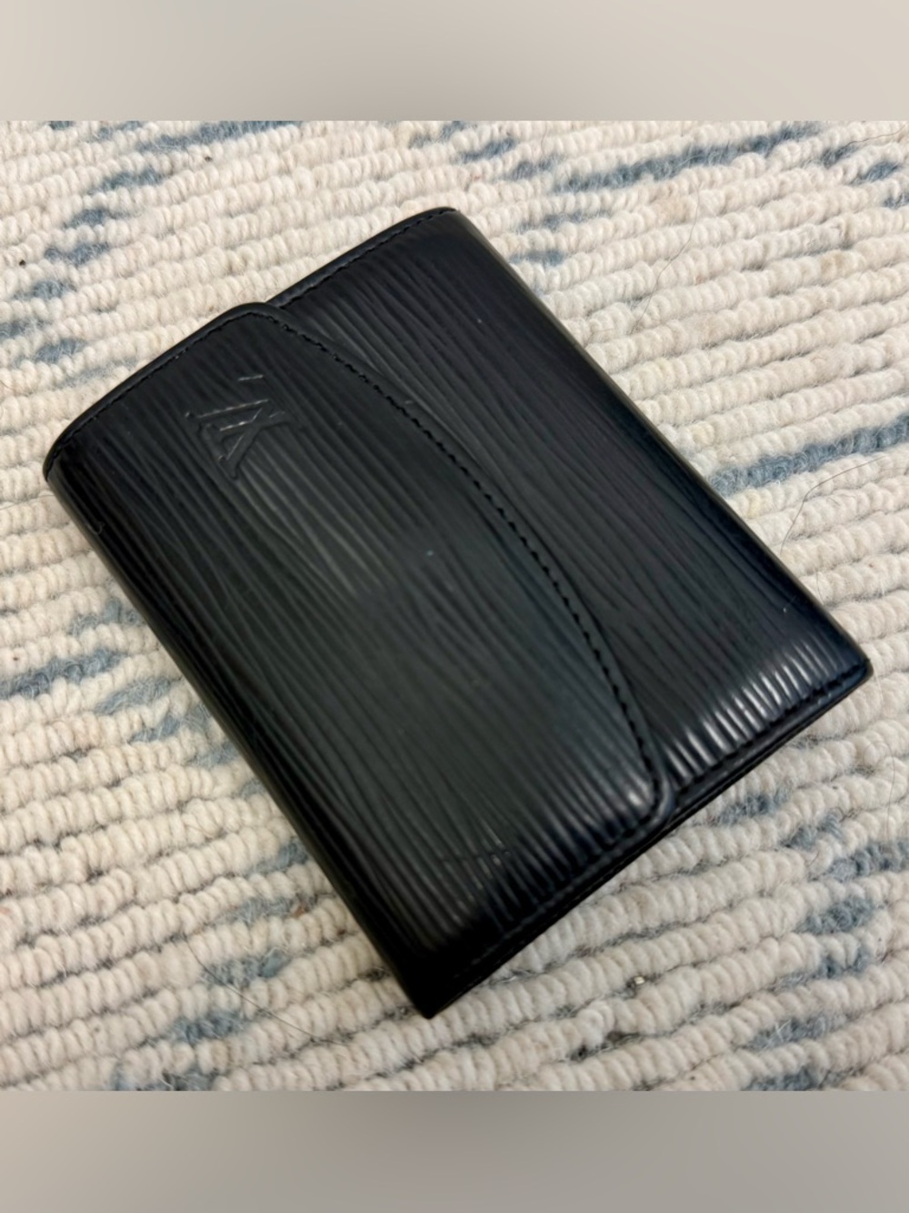 LOUIS VUITTON Unisex Classic Sleek Black Epi-Porte Monnaie Simple Coin Purse - Picture 6 of 16